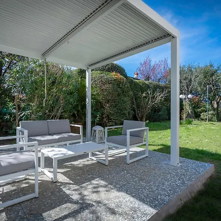 Villa Le Fontanelle In Dei Marmi With Ac Forte dei Marmi